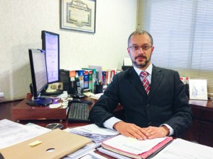 Dr. Robson é advogado do Departamento Cível.