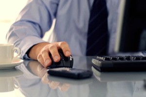 Celular no trabalho pode dar justa causa.